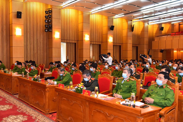 Nearly 1,200 drug-related criminals remain wanted in Vietnam