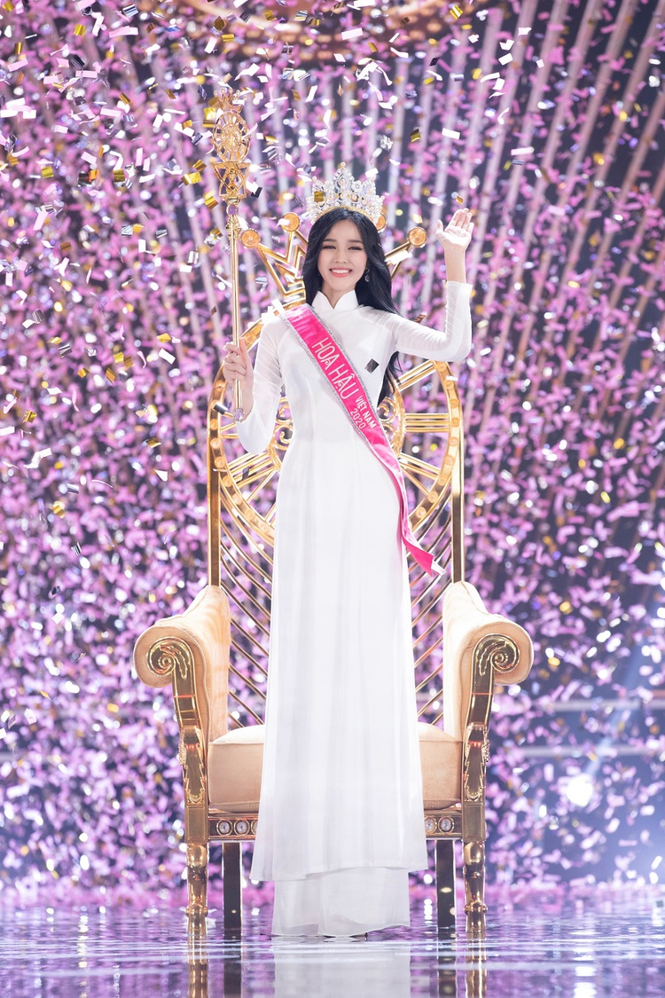 Beauty from north-central province crowned Miss Vietnam 2020