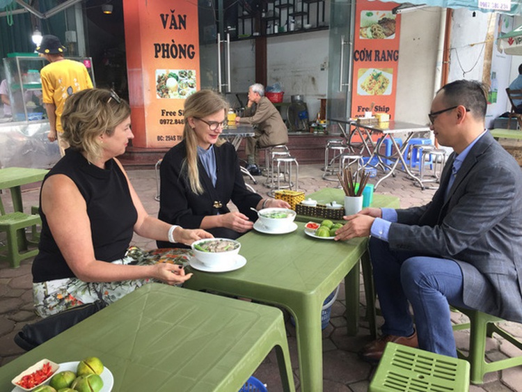 Tuoi Tre, Ministry of Foreign Affairs join hands to hold special pho gala dinner