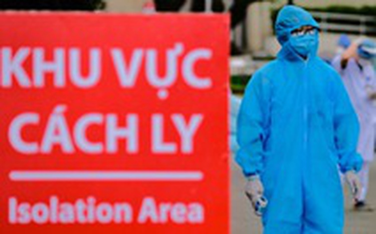 Eight caught sneaking into Vietnamese city on boat to evade quarantine