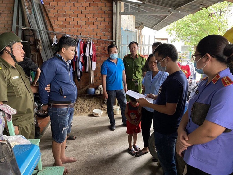 Man arrested after beating two students in road accident in southern Vietnamese province