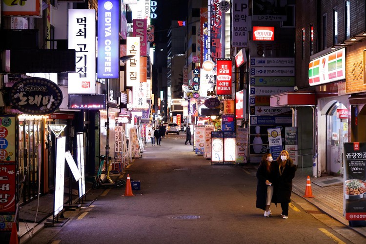 South Korea reports 1,030 coronavirus cases, second daily record
