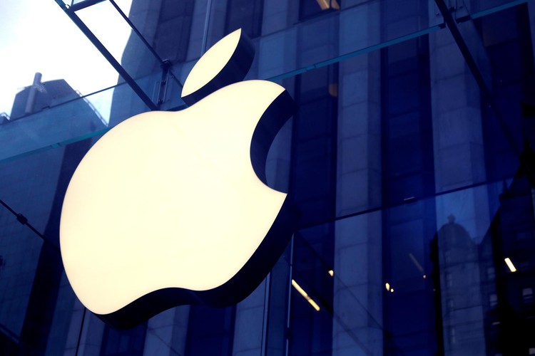 Exclusive: Apple targets car production by 2024 and eyes 'next level' battery technology: sources