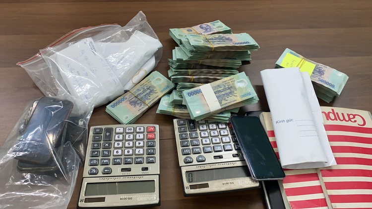 12 nabbed for running $13mn gambling ring in Ho Chi Minh City