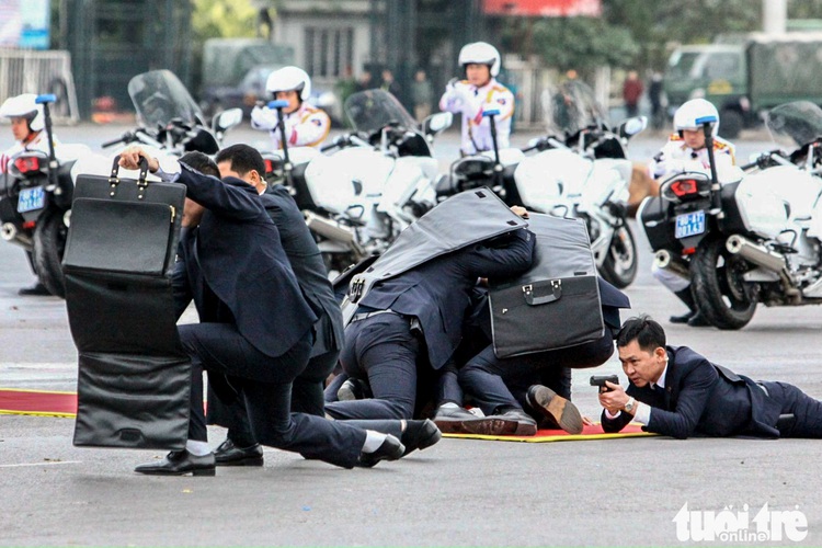 6,000 police, military officers prepare for National Party Congress in Hanoi
