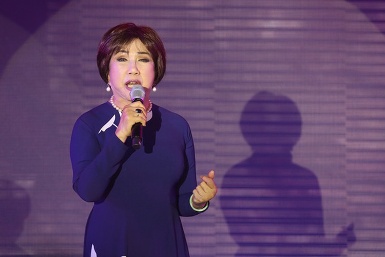Vietnamese diva Le Thu dies of COVID-19 in US