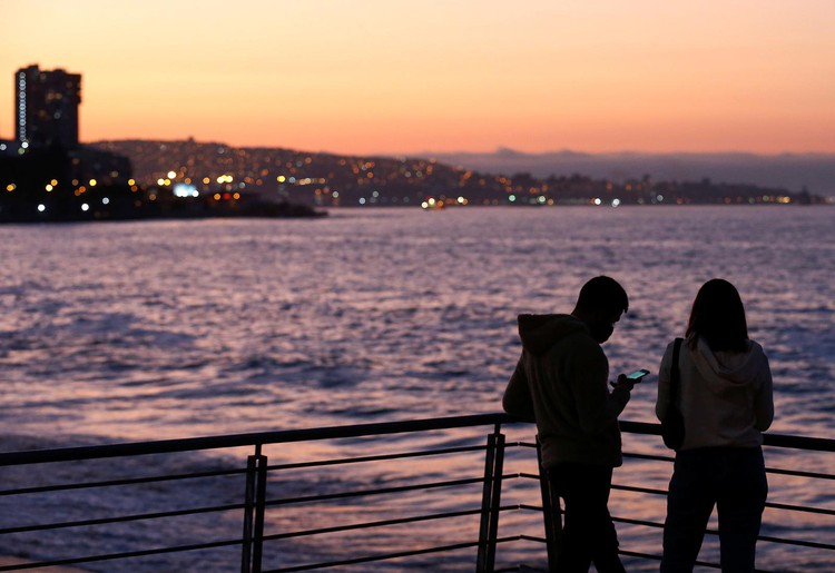 Chile regrets panic triggered by mistaken tsunami warning after quake