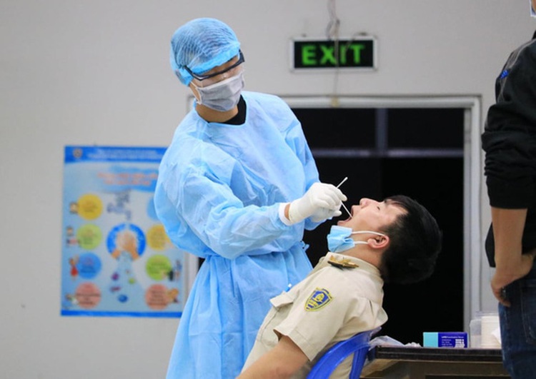 Nearly 7,000 high-risk individuals in Ho Chi Minh city tested negative for COVID-19