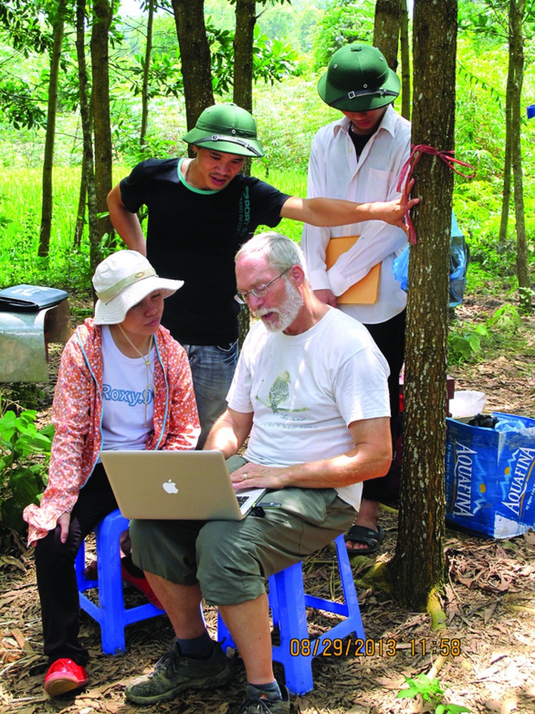 Canadian professor on tireless quest to develop Vietnam’s beekeeping industry