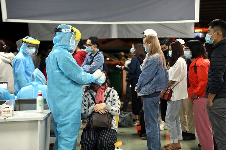 Ho Chi Minh City quarantines all people from Vietnam’s COVID-19 epicenters