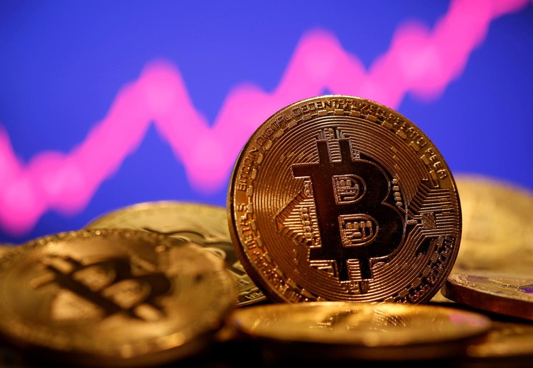 Bitcoin battles for support at $50,000