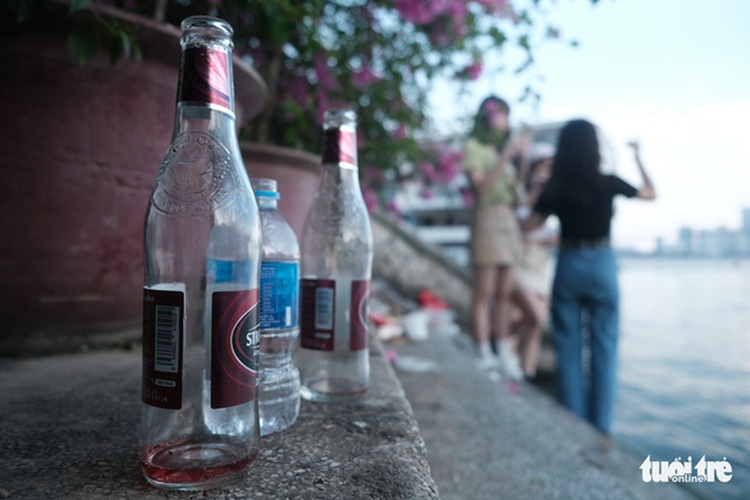 Foreign women report being harassed by young men in Hanoi