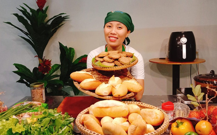 Vietnamese woman’s fried fish cakes a hit at home and abroad