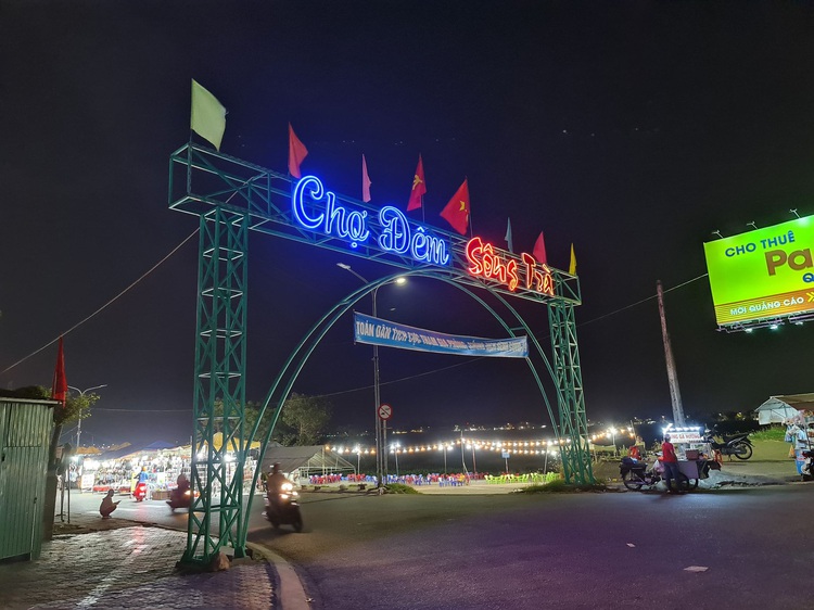Night market subject to closure after 10 years operating as drinking zone in central Vietnam