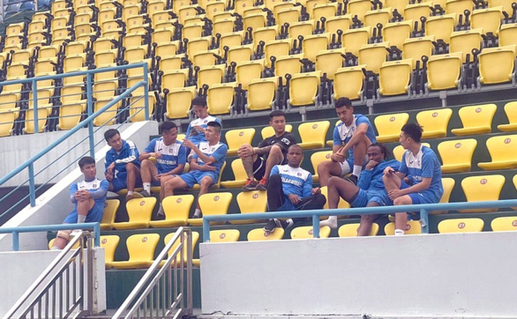 Vietnamese football club’s players strike over 7 months of unpaid wage