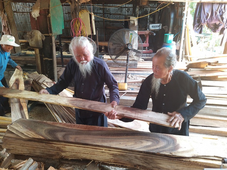 Charity begins at new homes: the Vietnamese carpenters that built hundreds of houses for free