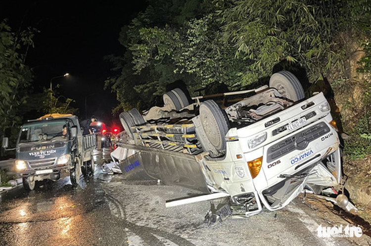 College students fatally hit by truck on mountain pass in Vietnam’s Central Highlands