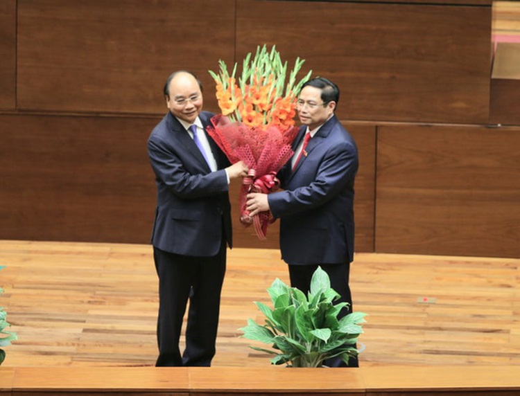 Vietnam lawmakers elect new prime minister