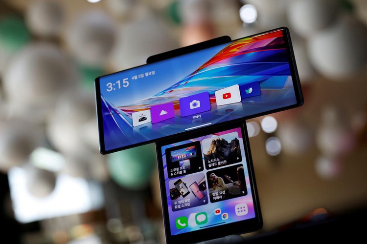 LG Electronics fans bemoan end of era as firm exits smartphone business