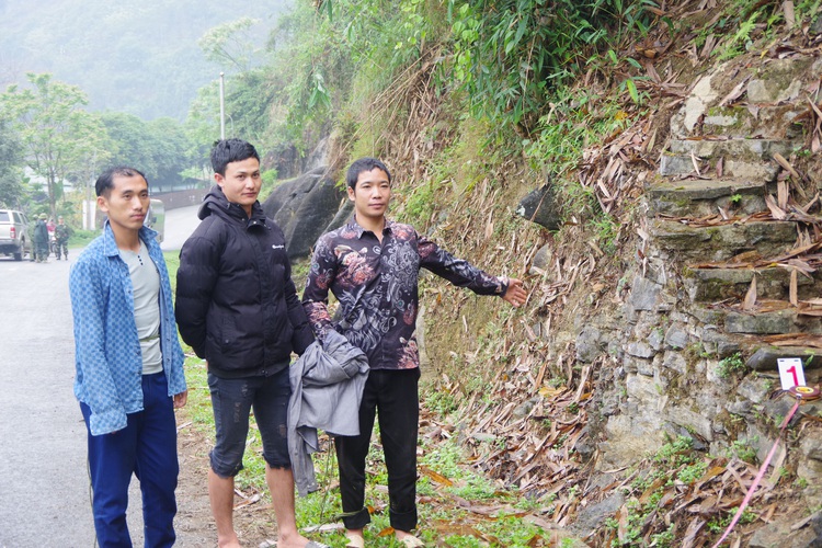 Vietnam busts illegal service guiding people through border-crossing to China