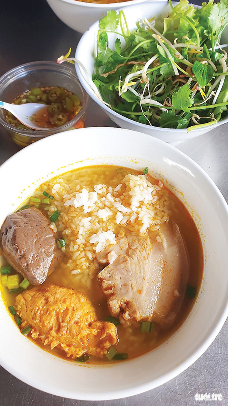 Leftovers: In Vietnam's Hue, yesterday’s rice is today’s hot menu item