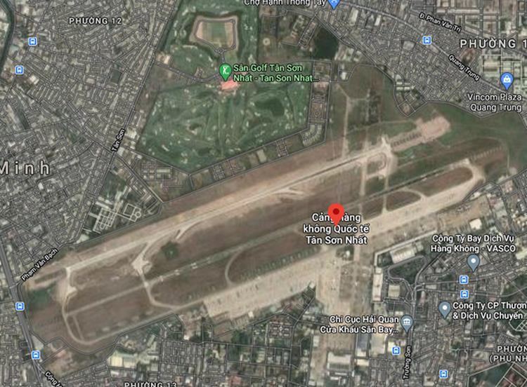 Aviation authority asks army to curb dog invasion in Tan Son Nhat Airport