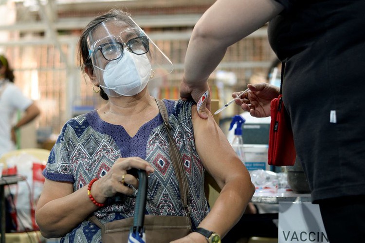 Philippines lifts suspension on AstraZeneca vaccine for under 60s