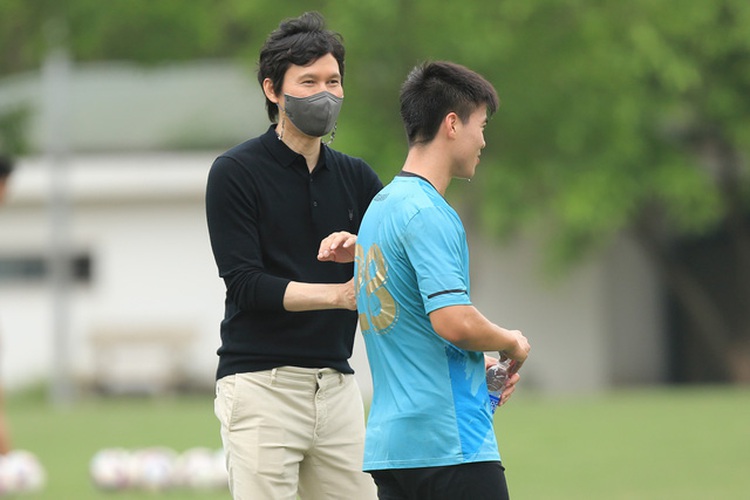 Former S.Korean international becomes Hanoi FC's first-ever foreign coach