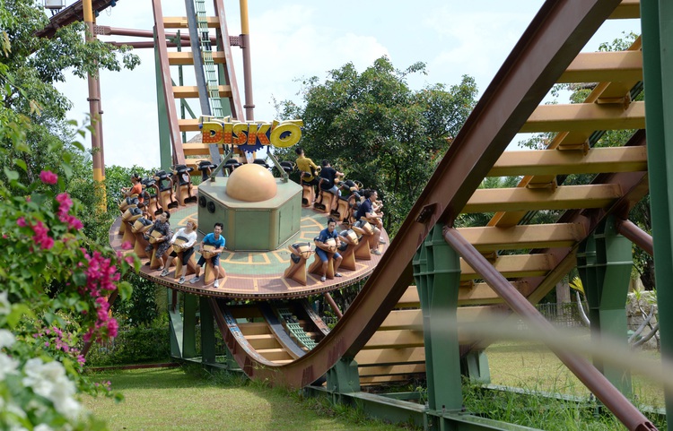 Visitors come in droves to Vietnam’s first-ever ‘sleepless city’