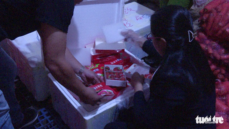 Chinese-packaged strawberries found smuggled to Vietnam’s Da Lat by air