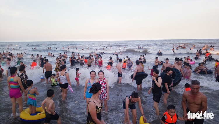 Mass cancellations over COVID-19 fear concern hotel owners in north-central Vietnamese beach city