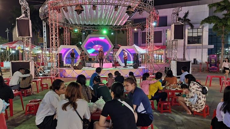 Vietnam's Da Nang, Khanh Hoa close non-essential businesses considering COVID-19 scare