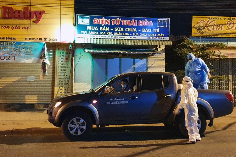 23 quarantined after woman tests positive for COVID-19 in Vietnamese province