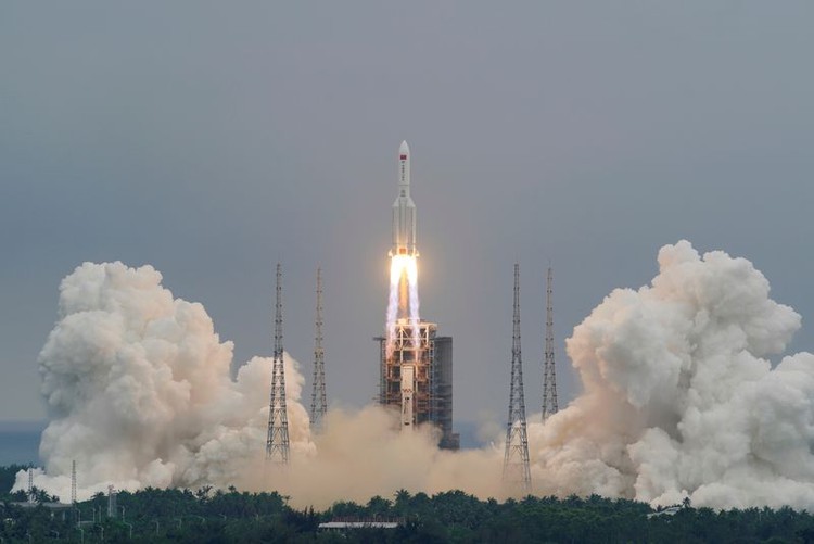 China says rocket debris landed in Indian Ocean west of Maldives