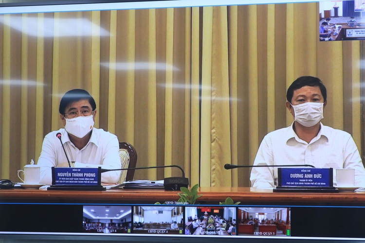 Eateries mustn't serve over 30 customers at a time: Ho Chi Minh City chairman