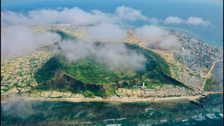 Central Vietnamese province proposes construction of airport on island