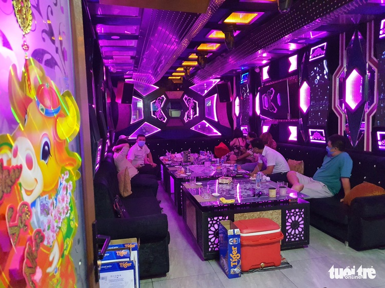 Ho Chi Minh City restaurant fined for offering karaoke service notwithstanding coronavirus ban