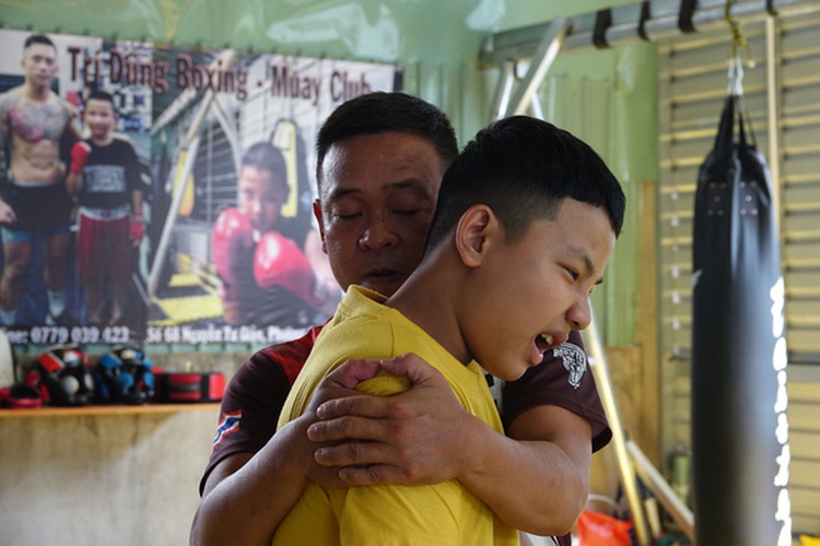 Cancer, chemotherapy cannot stop Vietnamese boy’s boxing dreams