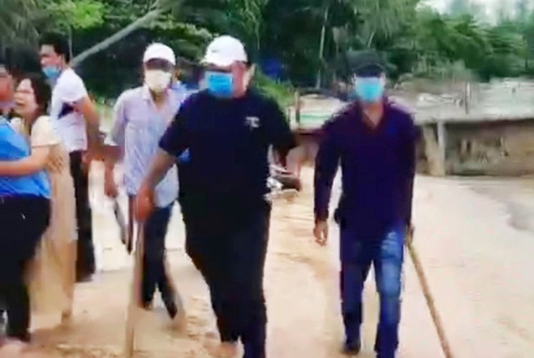 Security guards attack tourists at beach to protect fish: Phu Quoc resort