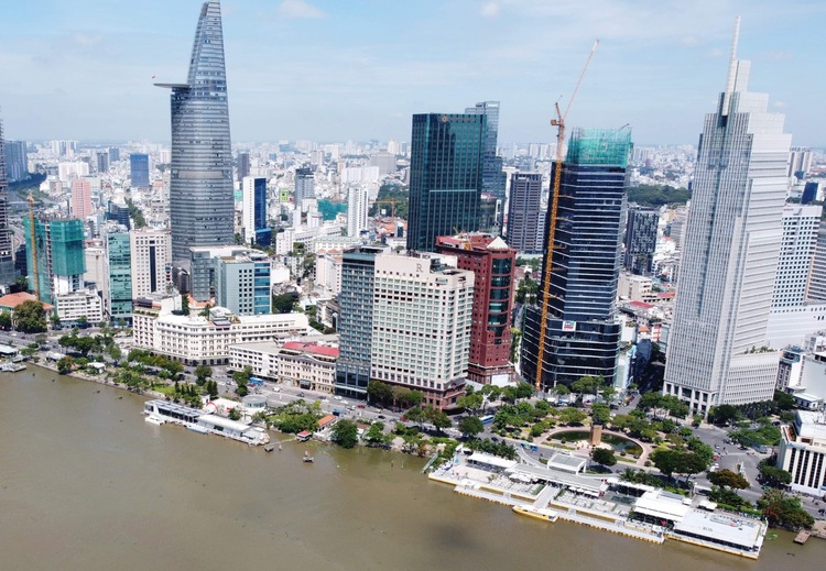 Ho Chi Minh City to move, fell 178 trees in downtown park