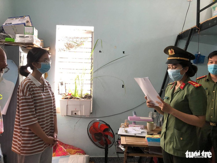 Two Vietnamese women indicted for helping foreigners enter Vietnam illegally under guise of experts