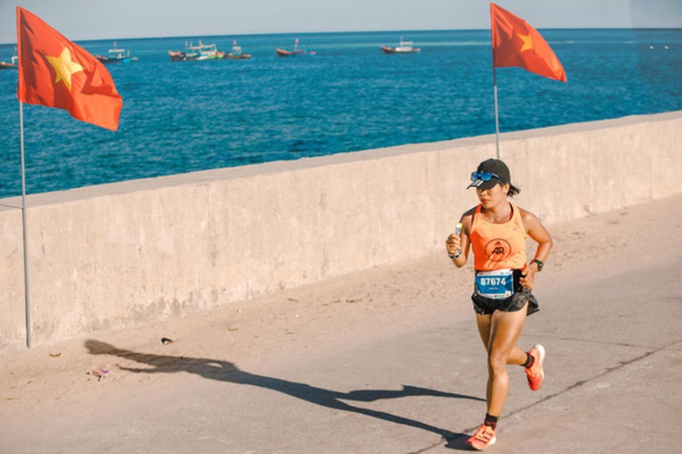 Vietnamese women run to a new life