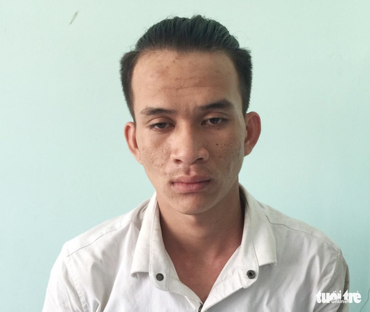 Drunkards charged with slashing officer at COVID-19 checkpoint in southern Vietnam
