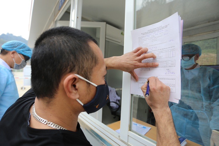 Travel pass proposed for drivers crossing Vietnam - China border