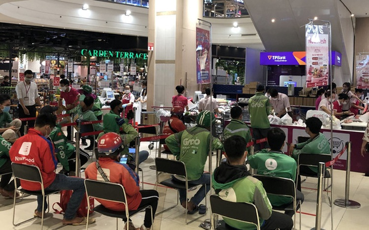 Online grocery shopping clicks with Saigonese during social distancing