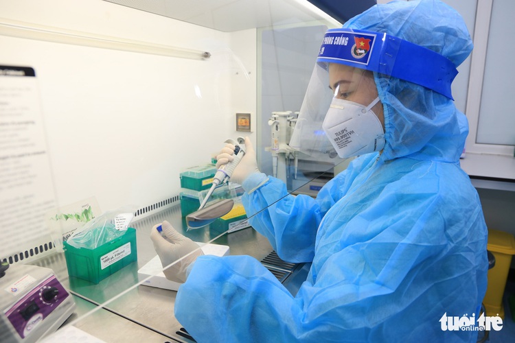 Vietnamese vaccination center shut down as customers contract COVID-19