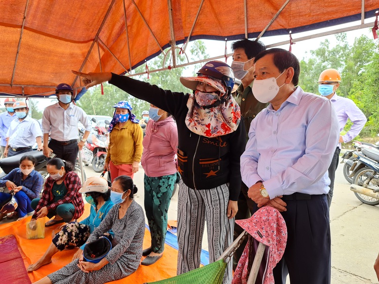 Residents block steel plant over serious pollution in central Vietnam