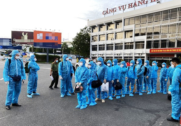 Ho Chi Minh City deports 13 foreign border jumpers