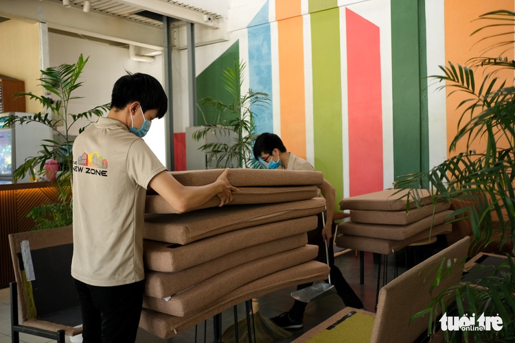 Eateries close shortly after reopening over fresh COVID-19 outbreak in Da Nang