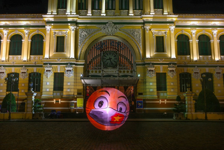 Social distancing photography project uses Saigon’s emblematic architecture to spread hope